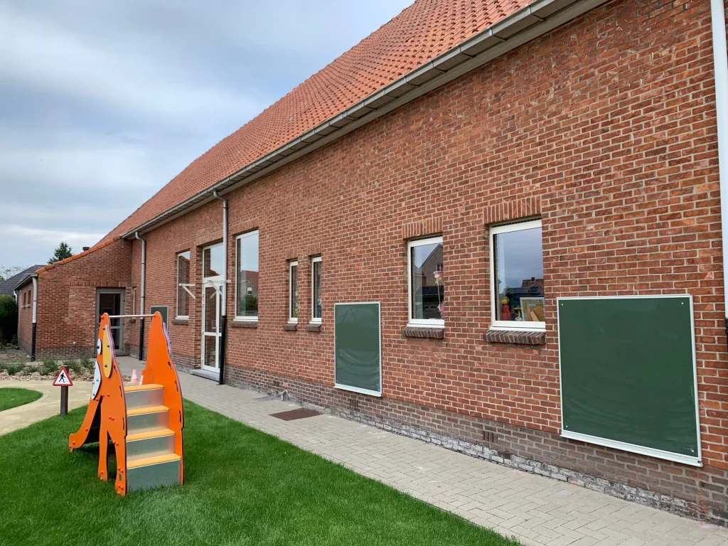 spouwmuurisolatie van schoolgebouw