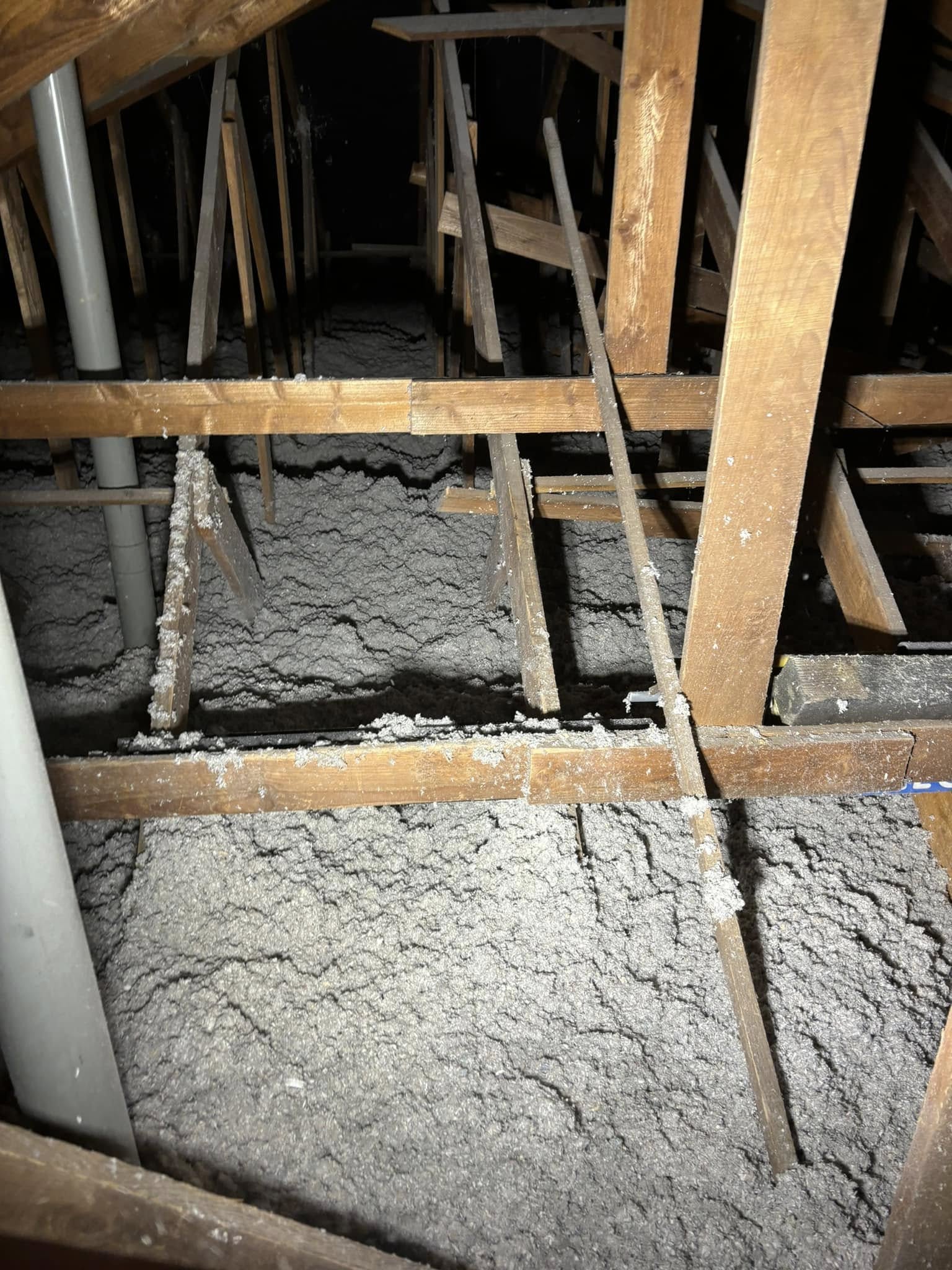 Zoldervloer met cellulose