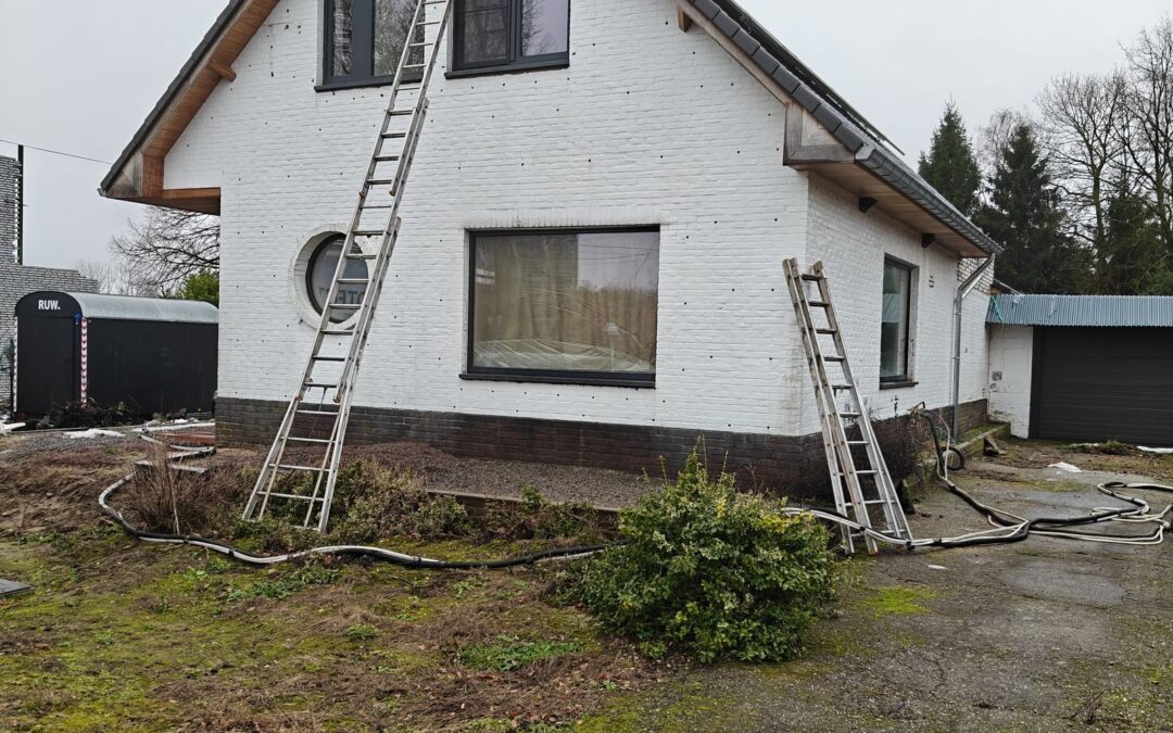 Spouwmuurisolatie geschilderde woning in As